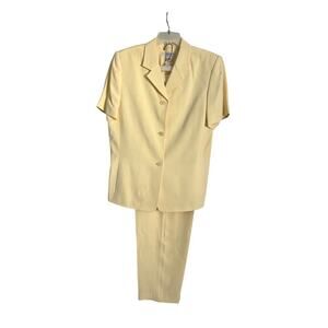 Chaus Cream Short Sleeve Pants Suit Size 14, 100% Silk.